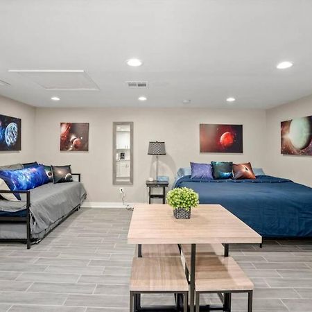 Cosmic Studio At North Downtown Villa Houston Luaran gambar
