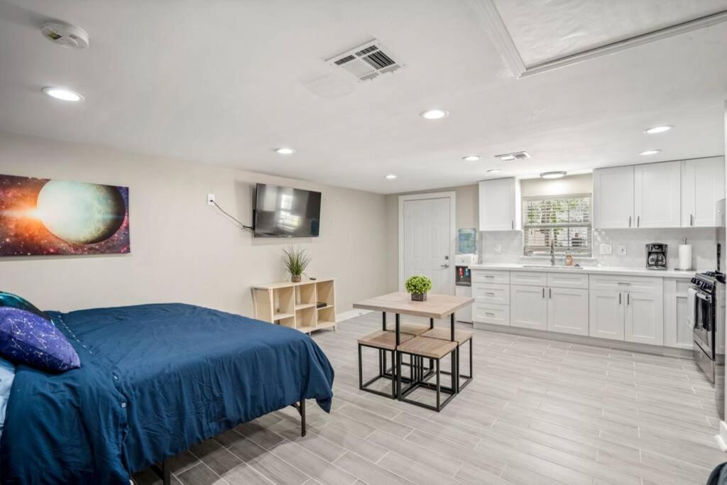 Cosmic Studio At North Downtown Villa Houston Luaran gambar