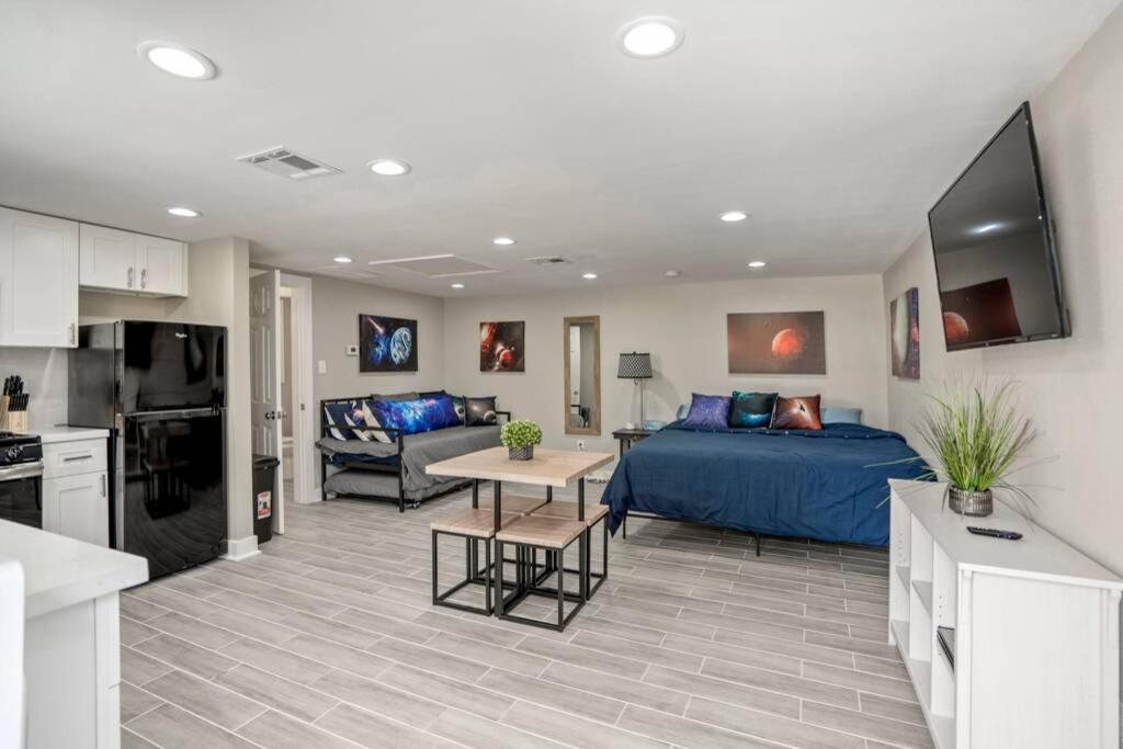Cosmic Studio At North Downtown Villa Houston Luaran gambar